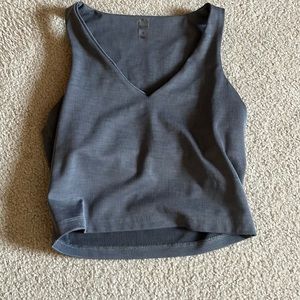 Hi I’m selling beyond yoga grey crop top tank